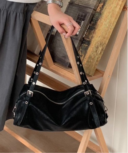 FINEnough(ファインナフ)の「サイドシルバーストラップハトメショルダーバッグ(ショルダーバッグ・レディース・ブラウン/キャメル/ブラック/アイボリー・FREE)」の21枚目の写真