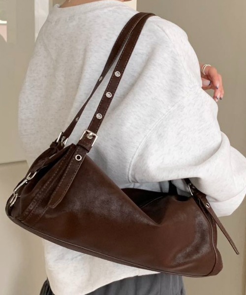 FINEnough(ファインナフ)の「サイドシルバーストラップハトメショルダーバッグ(ショルダーバッグ・レディース・ブラウン/キャメル/ブラック/アイボリー・FREE)」の22枚目の写真