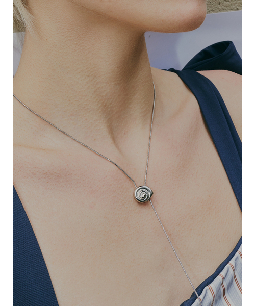 DENU(デヌ)の「Conch Long necklace(ネックレス・レディース・シルバー・FREE)」の3枚目の写真