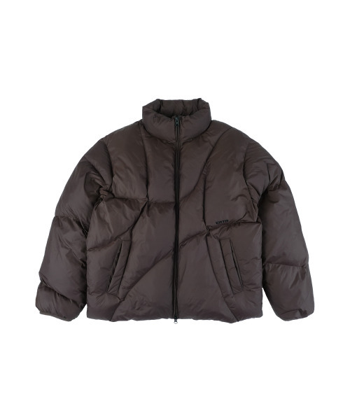 ERTR（イーアールティーアール）の「Asymmetric Puffer Jacket Brown（ダウンベスト・レディース・その他・SMALL/LARGE）」の5枚目の写真