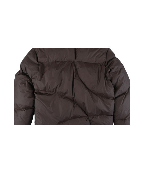 ERTR（イーアールティーアール）の「Asymmetric Puffer Jacket Brown（ダウンベスト・レディース・その他・SMALL/LARGE）」の4枚目の写真