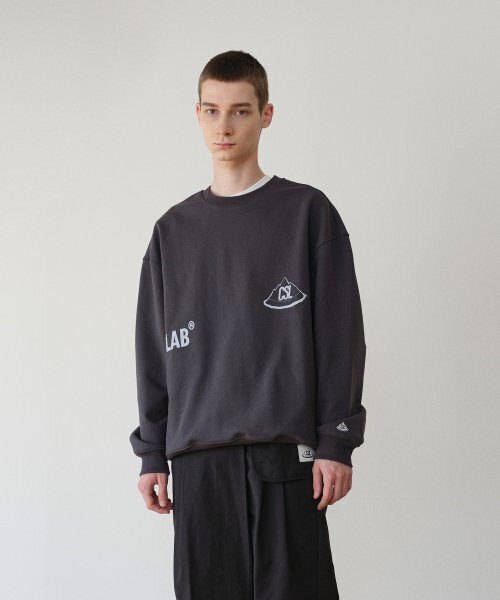 CHAMASPORTSLAB(チャマ スポーツラボ)の「CSL LOGO SWEAT SHIRTS-CHARCOAL(スウェット・メンズ・その他・MEDIUM/LARGE)」の1枚目の写真