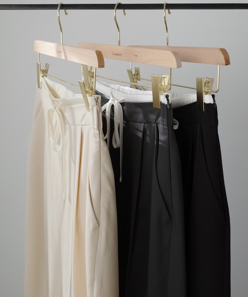 Louere(ルエレ)の「ダブルウエストパンツ(スラックス・レディース・ブラック/アイボリー/チャコール・SMALL/MEDIUM/LARGE/X-LARGE)」の18枚目の写真