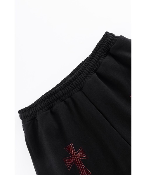 UNKNOWN LONDON（アンノウン・ロンドン）の「スエットパンツ｜Black x Red Cross Rhinestone Jogger｜Unknown London（スウェットパンツ・メンズ・ブラック・LARGE/X-LARGE/MEDIUM/SMALL）」の6枚目の写真