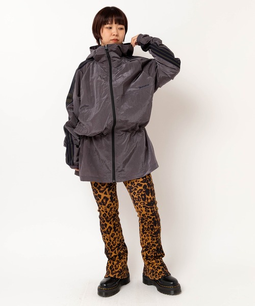 RNA(アールエヌエー)の「J2177 トラックハーフジャケットコート(ナイロンジャケット・レディース・グレー/グリーン/パープル・MEDIUM)」の17枚目の写真