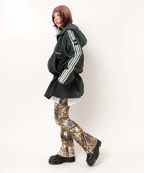 RNA(アールエヌエー)の「J2177 トラックハーフジャケットコート(ナイロンジャケット・レディース・グレー/グリーン/パープル・MEDIUM)」の19枚目の写真