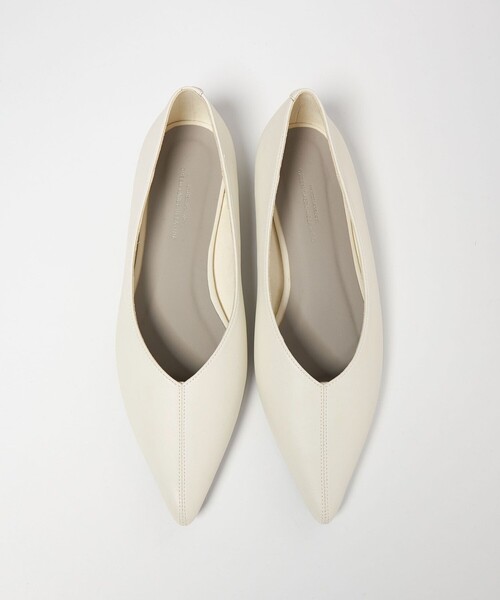 green label relaxing（グリーンレーベルリラクシング）の「ポインテッド フラットシューズ（その他シューズ・レディース・ブラック/ダークブラウン/ホワイト・25cm/24.5cm/24cm/23.5cm/23cm/22.5cm）」の2枚目の写真