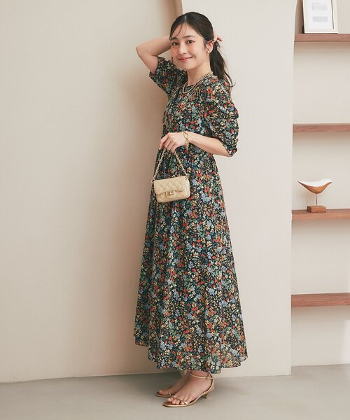 La boutique BonBon（ラブティックボンボン）の「【春気分先取り】小花プリントギャザースリーブワンピース（ワンピース・レディース・オフホワイト/ネイビー・38/36）」の13枚目の写真