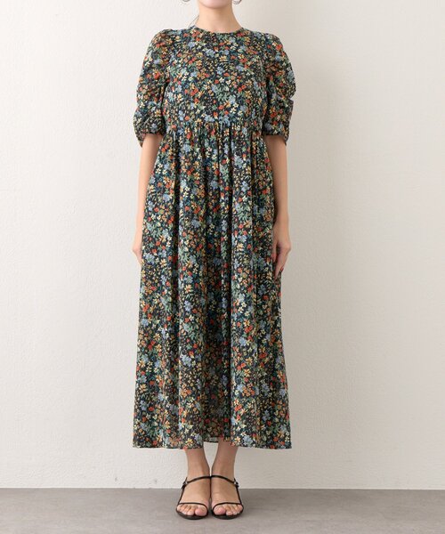 La boutique BonBon（ラブティックボンボン）の「【春気分先取り】小花プリントギャザースリーブワンピース（ワンピース・レディース・オフホワイト/ネイビー・38/36）」の18枚目の写真