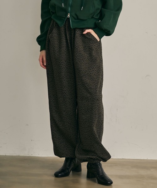 Clum(クルム)の「レオパードパターンバルーンスウェットパンツ(スウェットパンツ・レディース・ブラウン系/グレー系・FREE)」の16枚目の写真