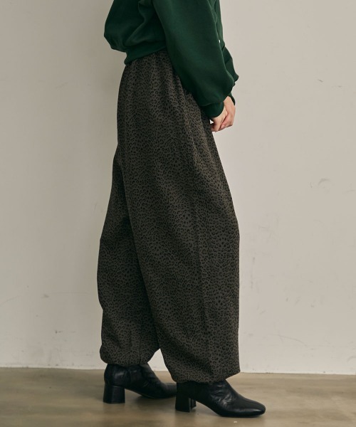 Clum(クルム)の「レオパードパターンバルーンスウェットパンツ(スウェットパンツ・レディース・ブラウン系/グレー系・FREE)」の19枚目の写真