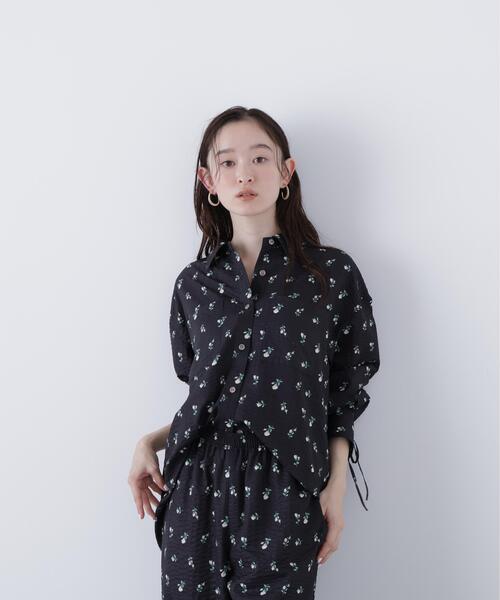 N.（N. Natural Beauty Basic）（エヌエヌナチュラルビューティーベーシック）の「フラワープリント SETUP シャツ（シャツ/ブラウス・レディース・イエロー系その他/ブラック系その他・ﾌﾘ-）」の9枚目の写真