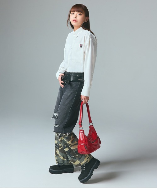 X-girl(エックスガール)の「FADED CAMO LAYERED PANTS(デニムパンツ・レディース・ブラック/ライトインディゴブルー・XS/S/M)」の9枚目の写真