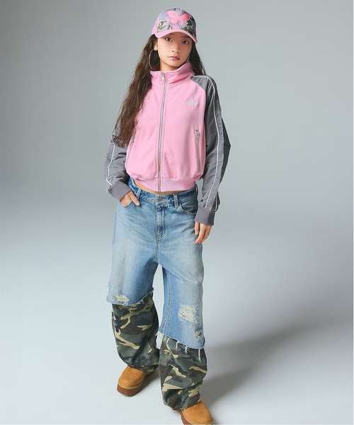 X-girl(エックスガール)の「FADED CAMO LAYERED PANTS(デニムパンツ・レディース・ブラック/ライトインディゴブルー・XS/S/M)」の14枚目の写真