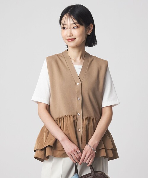 green label relaxing(グリーンレーベルリラクシング)の「フリル ドッキング ペプラム ニット ジレ ウォッシャブル(ベスト・レディース・モカ/ブラック・FREE)」の6枚目の写真