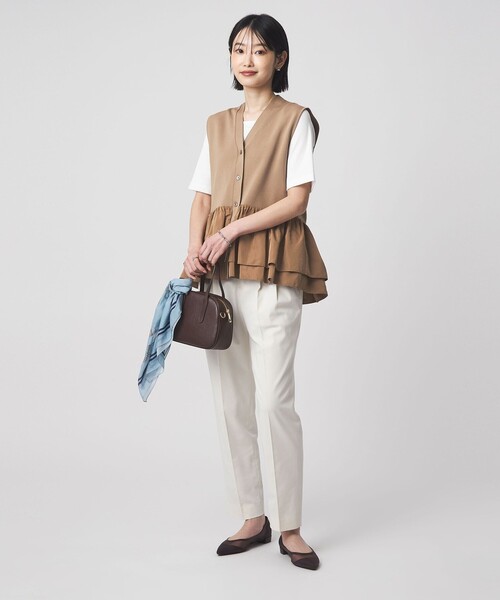 green label relaxing(グリーンレーベルリラクシング)の「フリル ドッキング ペプラム ニット ジレ ウォッシャブル(ベスト・レディース・モカ/ブラック・FREE)」の8枚目の写真