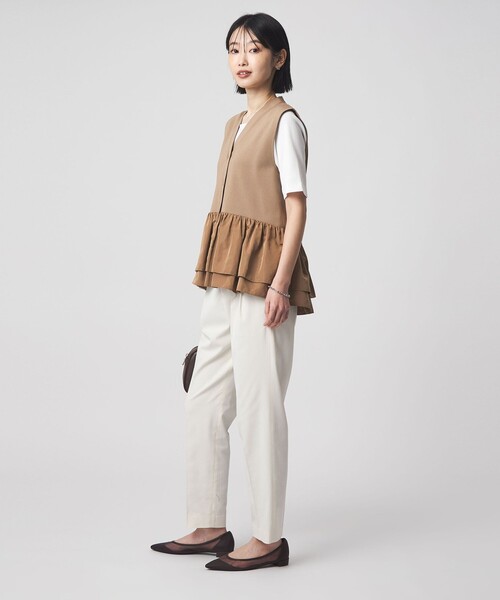 green label relaxing(グリーンレーベルリラクシング)の「フリル ドッキング ペプラム ニット ジレ ウォッシャブル(ベスト・レディース・モカ/ブラック・FREE)」の10枚目の写真