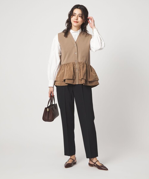 green label relaxing(グリーンレーベルリラクシング)の「フリル ドッキング ペプラム ニット ジレ ウォッシャブル(ベスト・レディース・モカ/ブラック・FREE)」の16枚目の写真