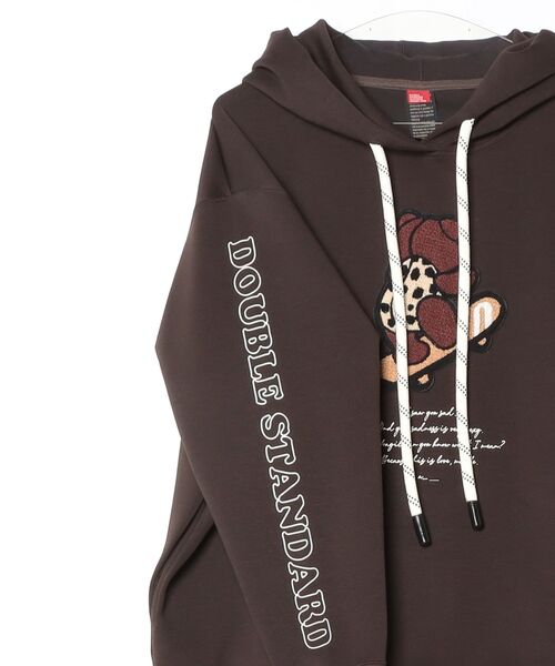 DOUBLE STANDARD CLOTHING(ダブルスタンダードクロージング)の「スケボーベア フードパーカー(WEB限定)(パーカー・レディース・ブラウン・FREE)」の3枚目の写真