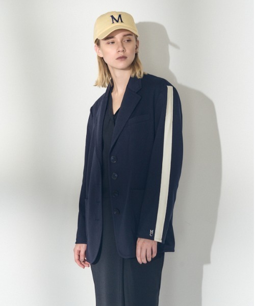 Muel Chic(ミュエルシック)の「Liora Jersey tailored リオラジャージテーラード(テーラードジャケット・レディース・ブラック/ネイビー/アイボリー・FREE)」の1枚目の写真