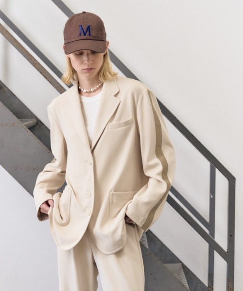 Muel Chic(ミュエルシック)の「Liora Jersey tailored リオラジャージテーラード(テーラードジャケット・レディース・ブラック/ネイビー/アイボリー・FREE)」の2枚目の写真