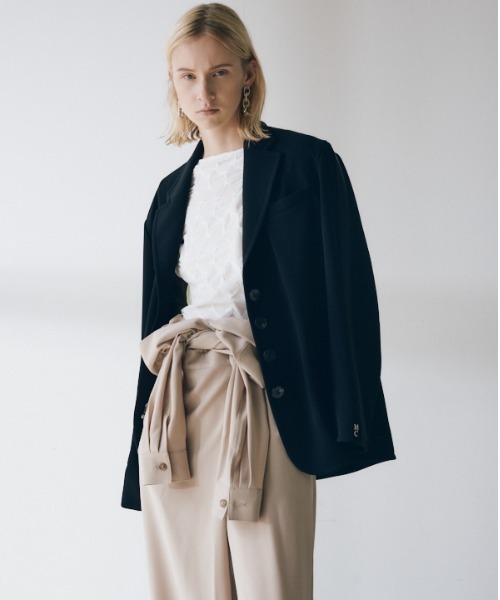 Muel Chic(ミュエルシック)の「Liora Jersey tailored リオラジャージテーラード(テーラードジャケット・レディース・ブラック/ネイビー/アイボリー・FREE)」の9枚目の写真