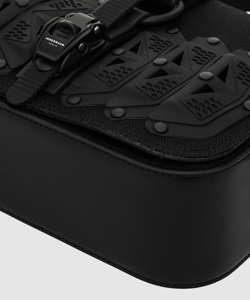 JUNYA WATANABE MAN(ジュンヤワタナベマン)の「「INNERRUM」 W-NAME BAG SMALL(ショルダーバッグ・メンズ・ブラック・ONE SIZE)」の7枚目の写真