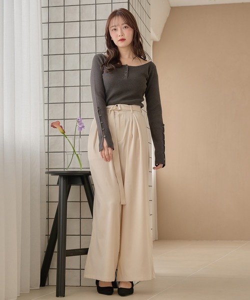 mideal(マイディール)の「tuck pleated wide pants / タックプリーツワイドパンツ(その他パンツ・レディース・ブラック/アイボリー・MEDIUM/SMALL)」の17枚目の写真