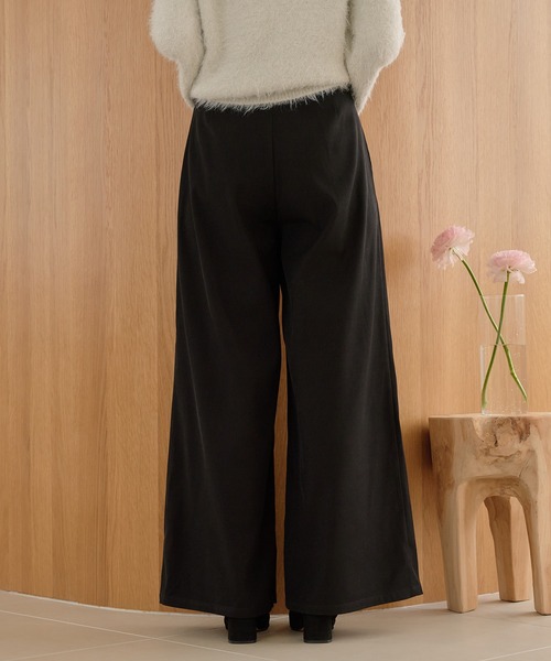 mideal(マイディール)の「tuck pleated wide pants / タックプリーツワイドパンツ(その他パンツ・レディース・ブラック/アイボリー・MEDIUM/SMALL)」の21枚目の写真