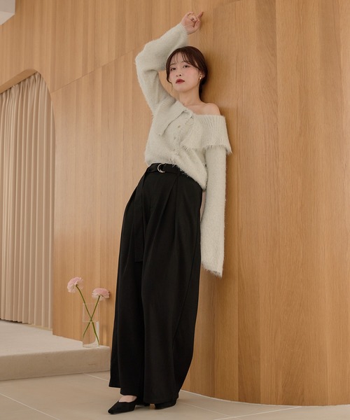 mideal(マイディール)の「tuck pleated wide pants / タックプリーツワイドパンツ(その他パンツ・レディース・ブラック/アイボリー・MEDIUM/SMALL)」の3枚目の写真