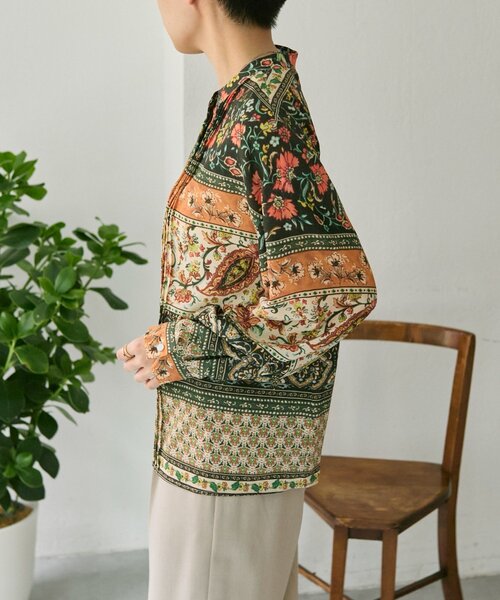 ear PAPILLONNER(イアパピヨネ)の「柄ピンタックブラウス【SUM1 STYLE】(シャツ/ブラウス・レディース・オレンジ/ブラック/ブルー/キャメル・FREE)」の8枚目の写真