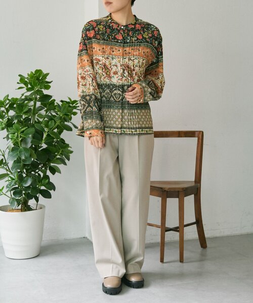 ear PAPILLONNER(イアパピヨネ)の「柄ピンタックブラウス【SUM1 STYLE】(シャツ/ブラウス・レディース・オレンジ/ブラック/ブルー/キャメル・FREE)」の10枚目の写真