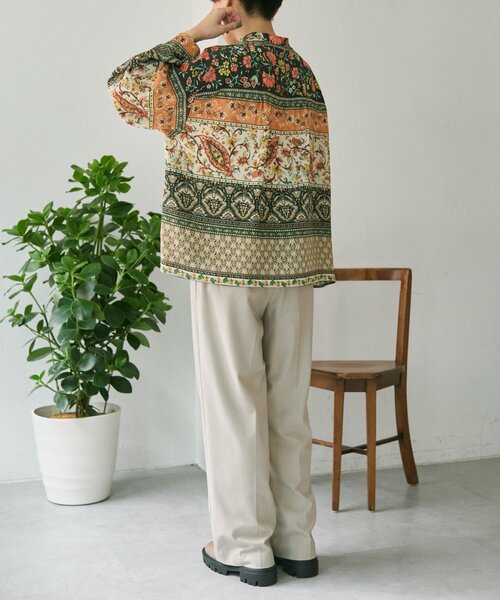 ear PAPILLONNER(イアパピヨネ)の「柄ピンタックブラウス【SUM1 STYLE】(シャツ/ブラウス・レディース・オレンジ/ブラック/ブルー/キャメル・FREE)」の12枚目の写真
