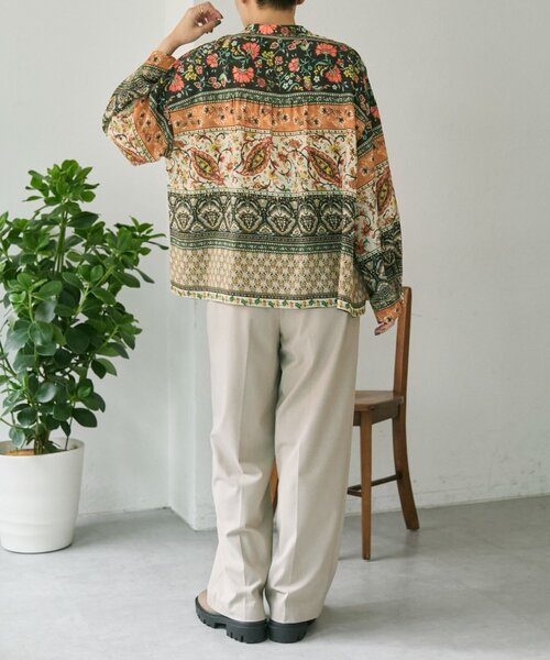 ear PAPILLONNER(イアパピヨネ)の「柄ピンタックブラウス【SUM1 STYLE】(シャツ/ブラウス・レディース・オレンジ/ブラック/ブルー/キャメル・FREE)」の13枚目の写真