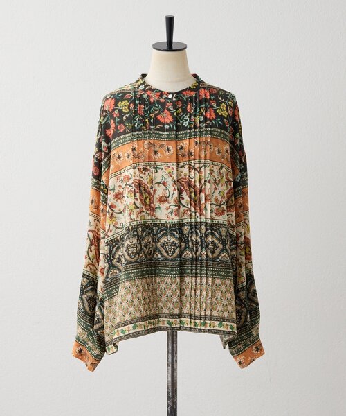 ear PAPILLONNER(イアパピヨネ)の「柄ピンタックブラウス【SUM1 STYLE】(シャツ/ブラウス・レディース・オレンジ/ブラック/ブルー/キャメル・FREE)」の14枚目の写真