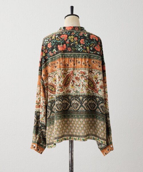 ear PAPILLONNER(イアパピヨネ)の「柄ピンタックブラウス【SUM1 STYLE】(シャツ/ブラウス・レディース・オレンジ/ブラック/ブルー/キャメル・FREE)」の16枚目の写真