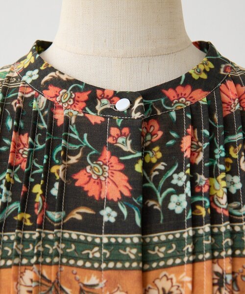 ear PAPILLONNER(イアパピヨネ)の「柄ピンタックブラウス【SUM1 STYLE】(シャツ/ブラウス・レディース・オレンジ/ブラック/ブルー/キャメル・FREE)」の17枚目の写真