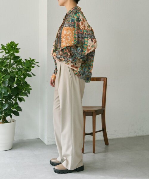 ear PAPILLONNER(イアパピヨネ)の「柄ピンタックブラウス【SUM1 STYLE】(シャツ/ブラウス・レディース・オレンジ/ブラック/ブルー/キャメル・FREE)」の10枚目の写真