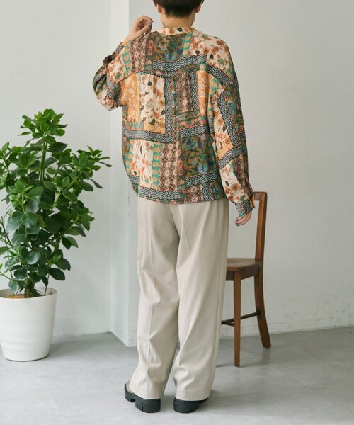 ear PAPILLONNER(イアパピヨネ)の「柄ピンタックブラウス【SUM1 STYLE】(シャツ/ブラウス・レディース・オレンジ/ブラック/ブルー/キャメル・FREE)」の13枚目の写真