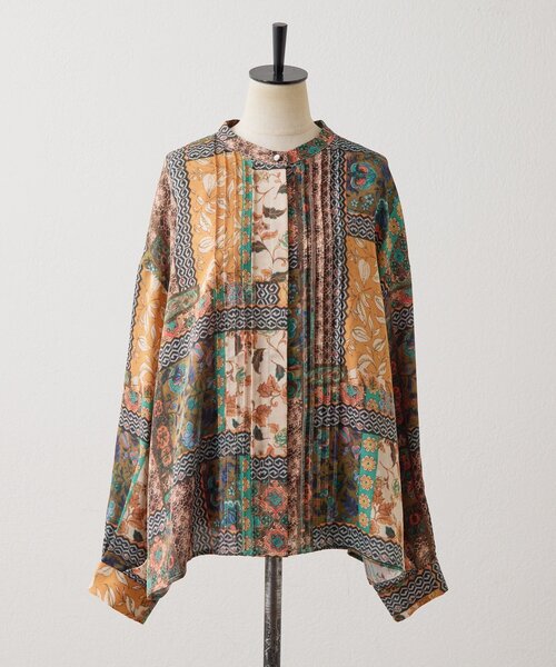 ear PAPILLONNER(イアパピヨネ)の「柄ピンタックブラウス【SUM1 STYLE】(シャツ/ブラウス・レディース・オレンジ/ブラック/ブルー/キャメル・FREE)」の14枚目の写真