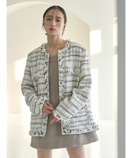 SNIDEL(スナイデル)の「ロングツイードジャケット(ノーカラージャケット・レディース・ホワイト/ピンク・F)」の2枚目の写真