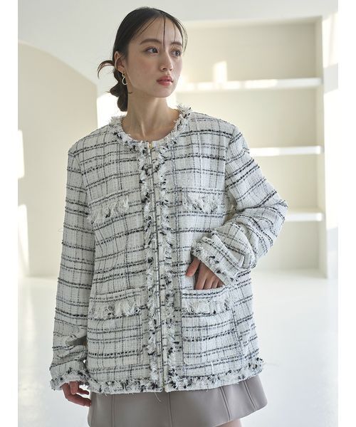 SNIDEL(スナイデル)の「ロングツイードジャケット(ノーカラージャケット・レディース・ホワイト/ピンク・F)」の6枚目の写真