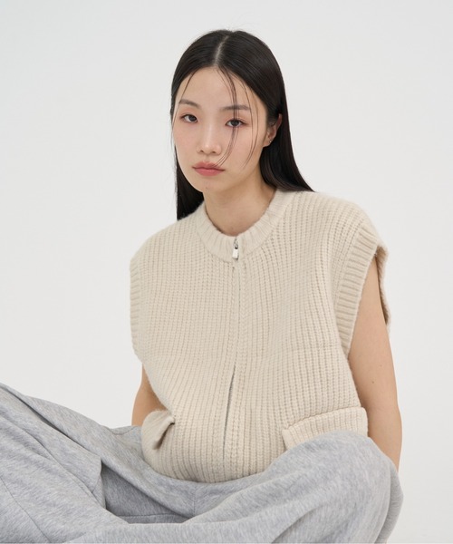 NUJOH(ヌゾ)の「Zip Rib Knit Vest / ジップリブニットベスト(ベスト・レディース・グレー/ネイビー/ベージュ/チャコールグレー・FREE)」の1枚目の写真