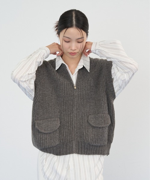 NUJOH(ヌゾ)の「Zip Rib Knit Vest / ジップリブニットベスト(ベスト・レディース・グレー/ネイビー/ベージュ/チャコールグレー・FREE)」の6枚目の写真