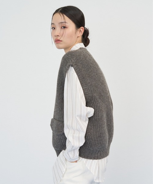 NUJOH(ヌゾ)の「Zip Rib Knit Vest / ジップリブニットベスト(ベスト・レディース・グレー/ネイビー/ベージュ/チャコールグレー・FREE)」の7枚目の写真