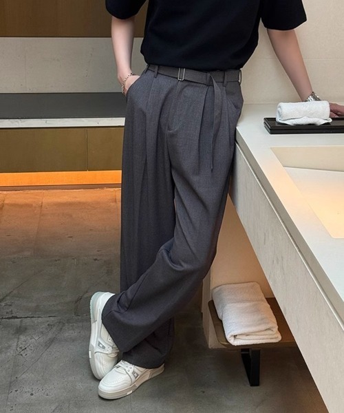 KELVIN（ケルヴァン）の「Belted Tuck Wide Slacks Pants ベルト付き ワイド タックスラックス（スラックス・メンズ・ブラック/グレー・MEDIUM/LARGE）」の3枚目の写真
