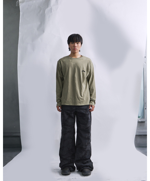 TANSANMAGNESIUM(タンサン マグネシウム)の「スターロングスリーブ(カーキ)(Tシャツ/カットソー・レディース・その他・MEDIUM/SMALL)」の3枚目の写真