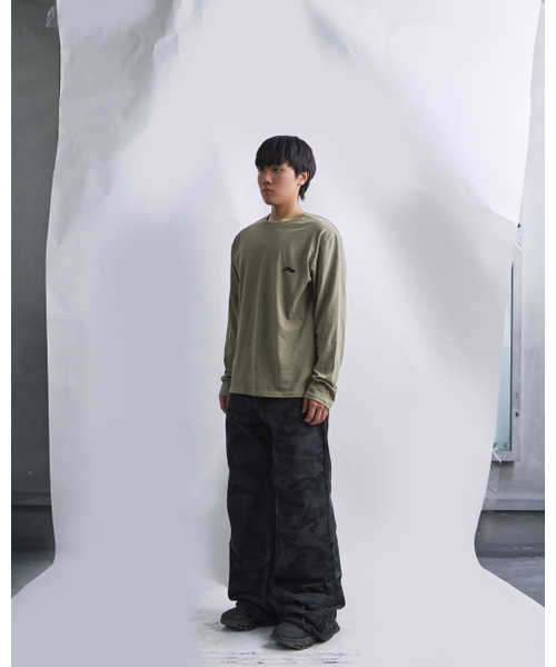 TANSANMAGNESIUM(タンサン マグネシウム)の「スターロングスリーブ(カーキ)(Tシャツ/カットソー・レディース・その他・MEDIUM/SMALL)」の4枚目の写真