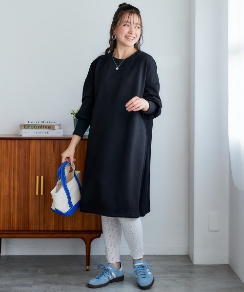 SMILE LAND(スマイルランド)の「<大きいサイズ>ゆるシルエットダンボールニットAラインチュニック(その他トップス・レディース・グレイッシュブルー/チャコールグレー/ブラック・5L~6L/3L~4L/L~LL)」の4枚目の写真