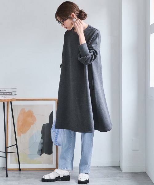 SMILE LAND(スマイルランド)の「<大きいサイズ>ゆるシルエットダンボールニットAラインチュニック(その他トップス・レディース・グレイッシュブルー/チャコールグレー/ブラック・5L~6L/3L~4L/L~LL)」の6枚目の写真
